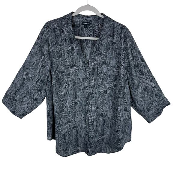 Torrid Gray Black Snakeskin 3/4 Roll Tab Button Up Collared Button Up Blouse 2X - Picture 1 of 9